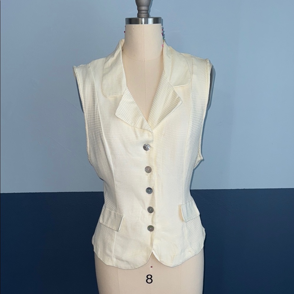 Vintage Cream Sleeveless Button-Up Vest
